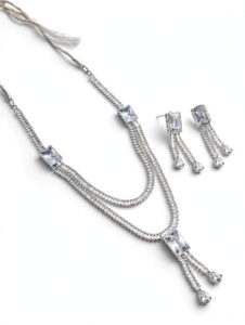 silver-double-layer-crystal-necklace-set-cotton-box-top-view